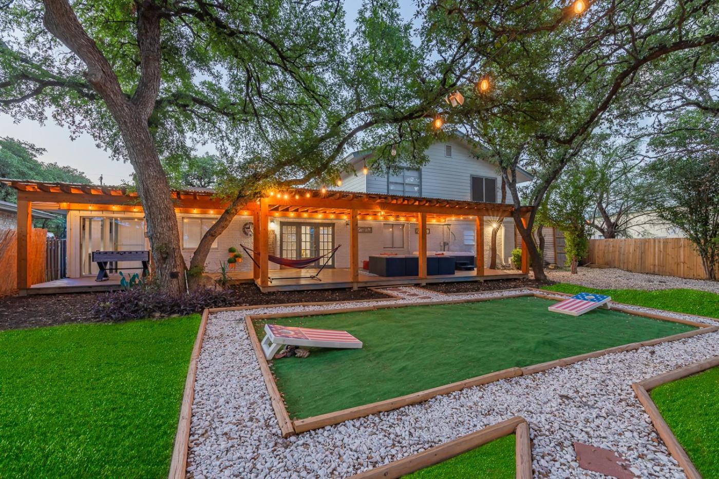 Luxurious Home With Hot Tub & Tree Deck By 6Flags San Antonio Extérieur photo
