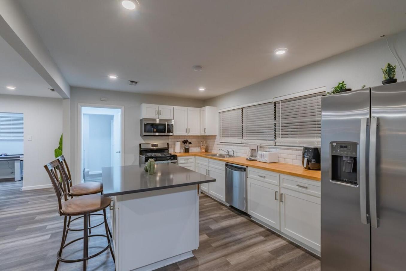 Luxurious Home With Hot Tub & Tree Deck By 6Flags San Antonio Extérieur photo