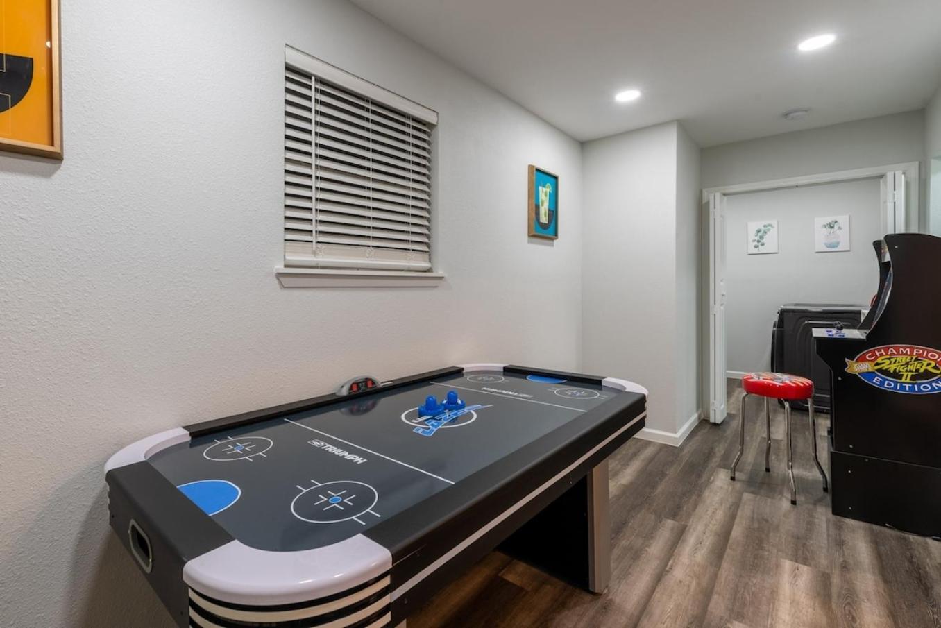 Luxurious Home With Hot Tub & Tree Deck By 6Flags San Antonio Extérieur photo