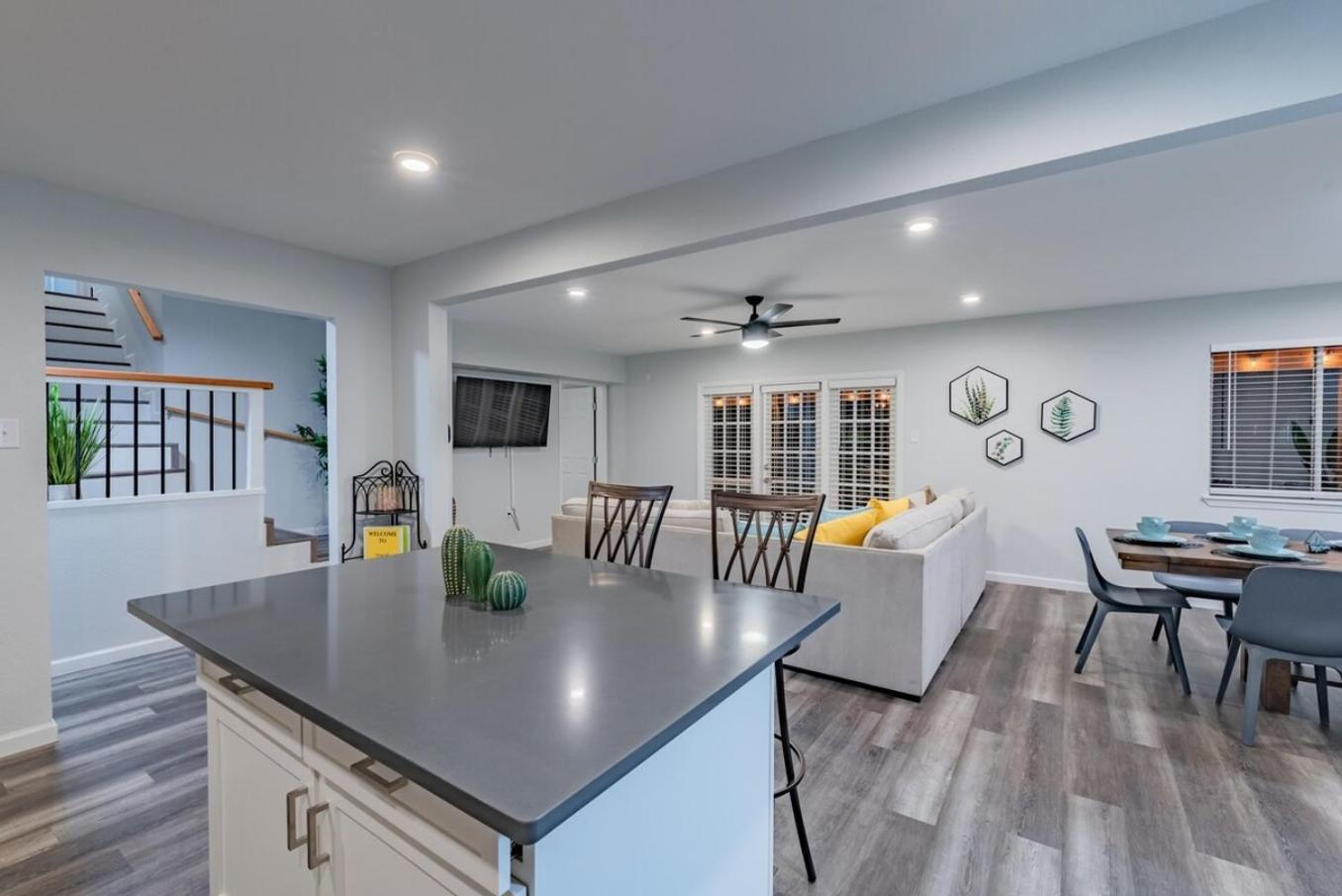 Luxurious Home With Hot Tub & Tree Deck By 6Flags San Antonio Extérieur photo