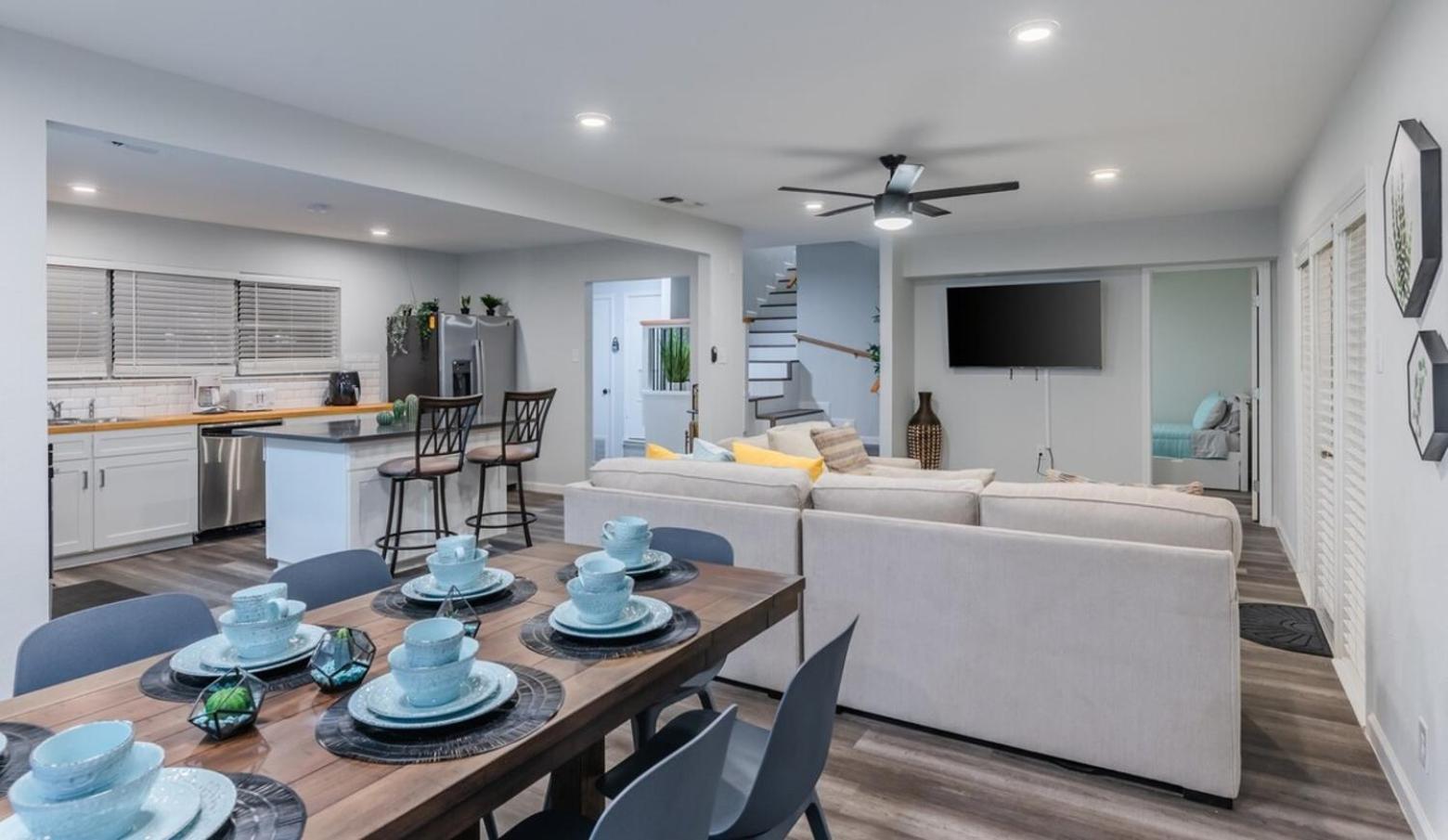 Luxurious Home With Hot Tub & Tree Deck By 6Flags San Antonio Extérieur photo