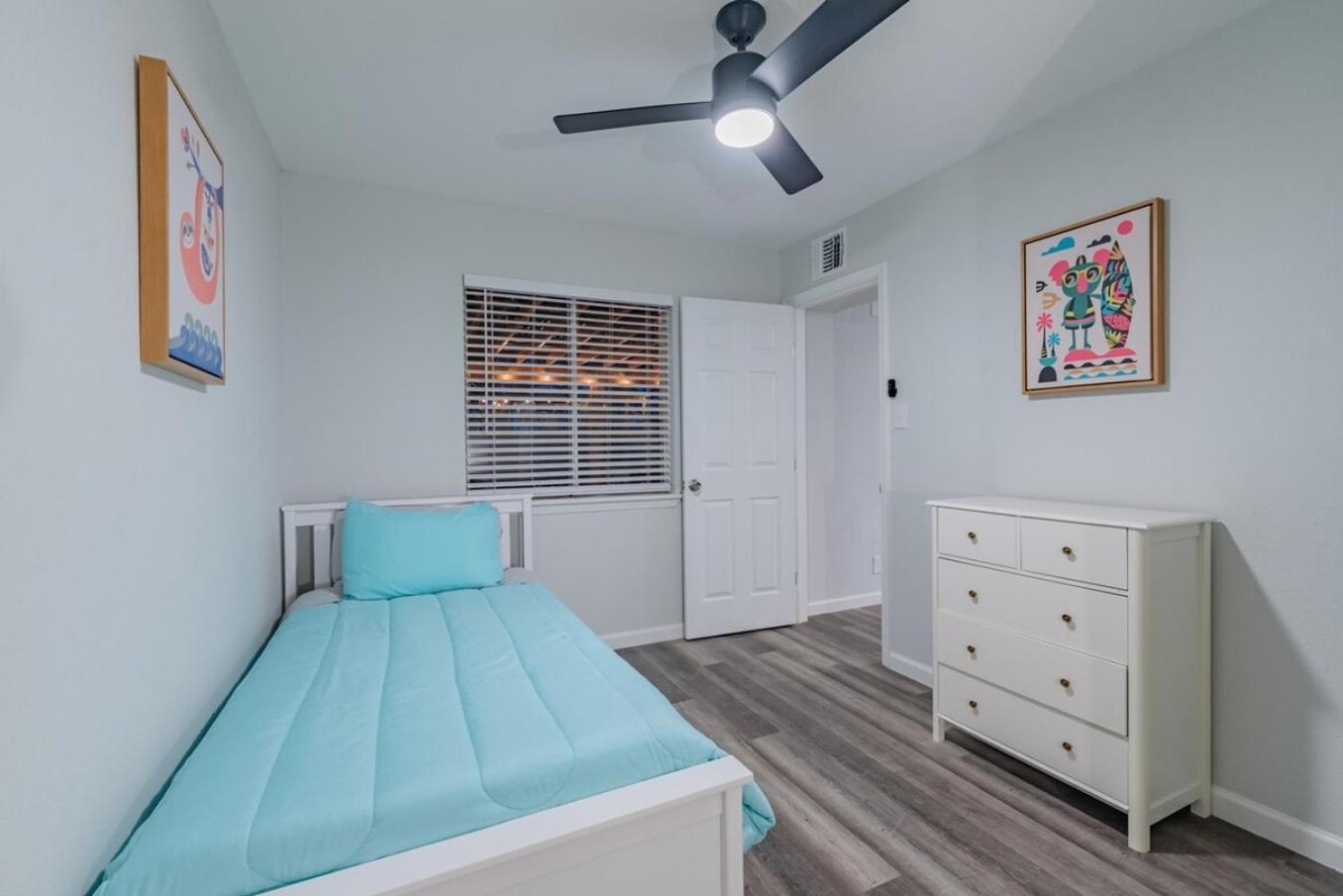 Luxurious Home With Hot Tub & Tree Deck By 6Flags San Antonio Extérieur photo