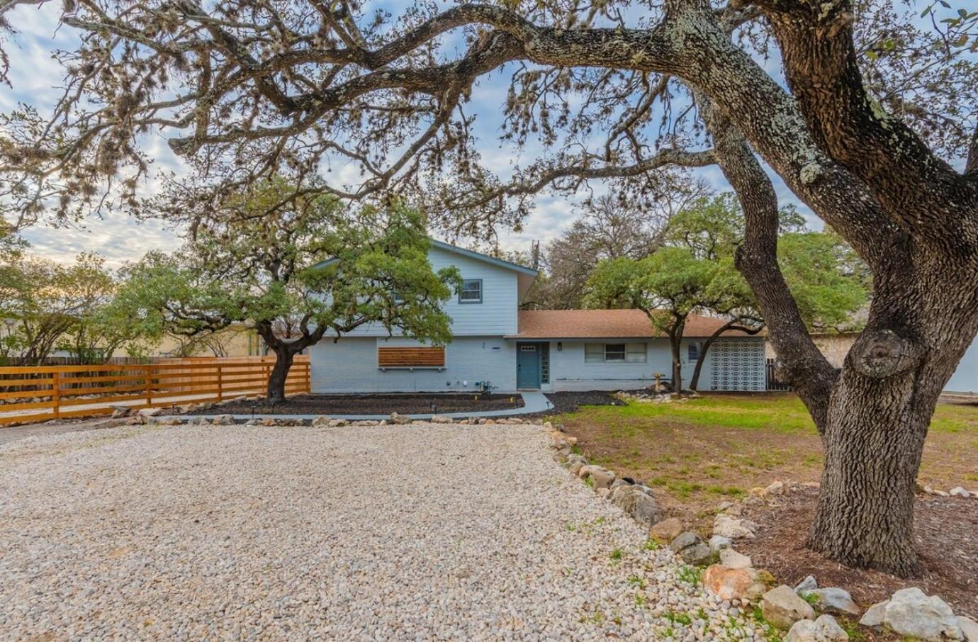 Luxurious Home With Hot Tub & Tree Deck By 6Flags San Antonio Extérieur photo