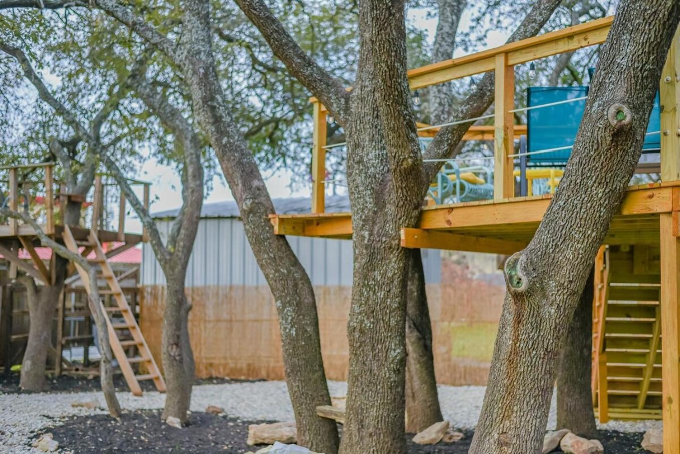 Luxurious Home With Hot Tub & Tree Deck By 6Flags San Antonio Extérieur photo