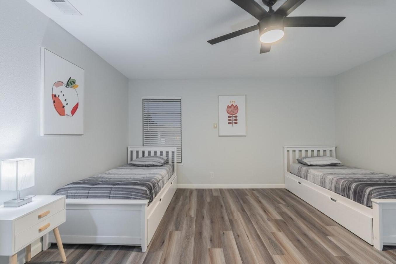 Luxurious Home With Hot Tub & Tree Deck By 6Flags San Antonio Extérieur photo