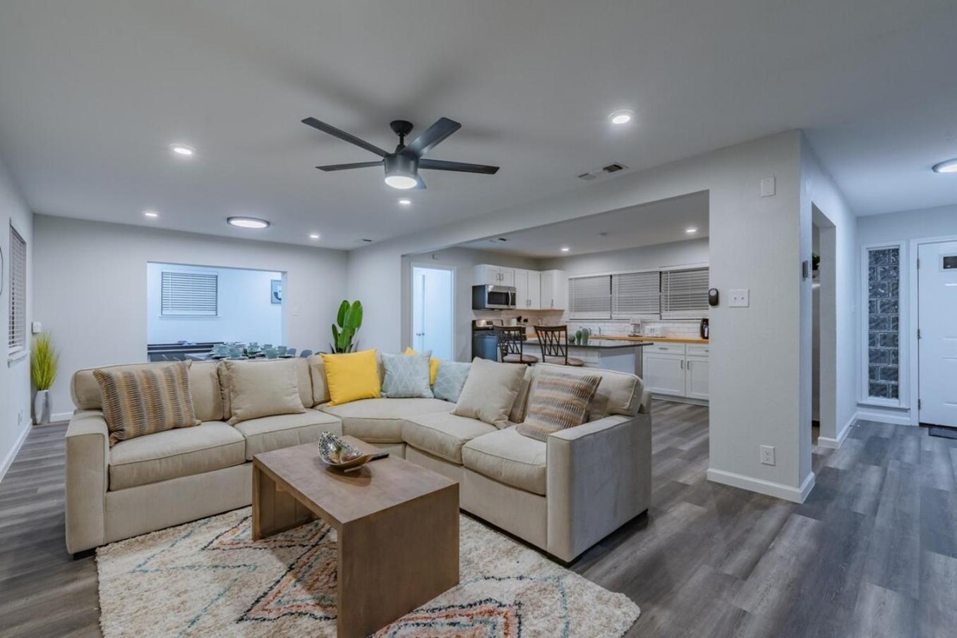 Luxurious Home With Hot Tub & Tree Deck By 6Flags San Antonio Extérieur photo